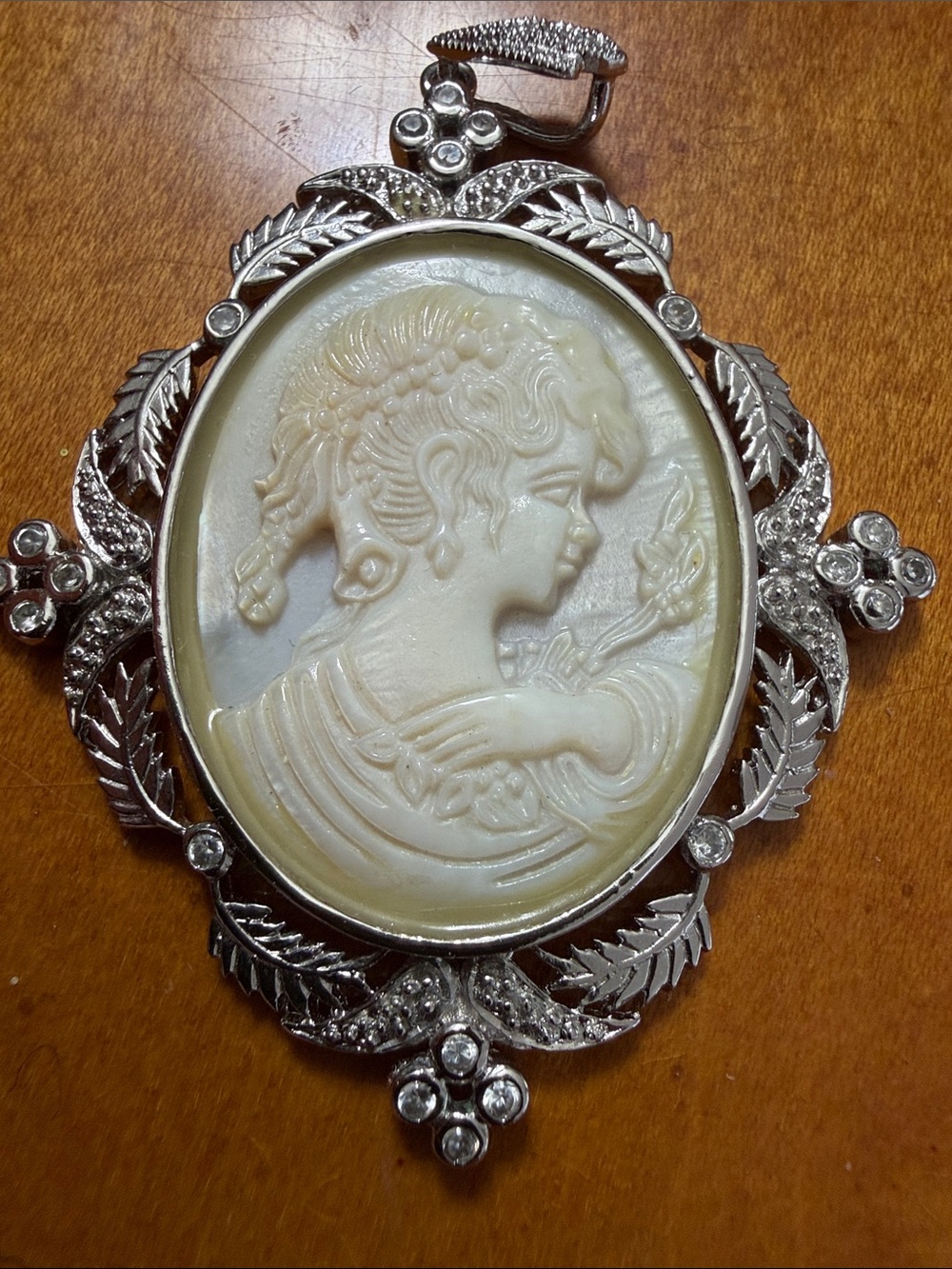 Classic Sterling Silver Cream Cameo Pendant Elegant Vintage-Style